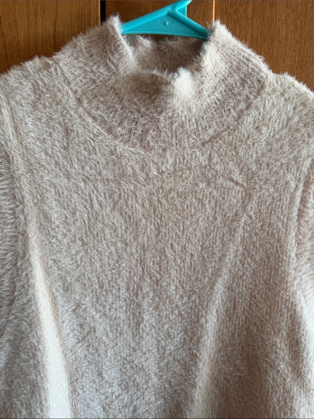 Cozy Plush Mock Neck Sleeveless Tank in Cream sz S. Bailey/44 - Picture 3 of 6